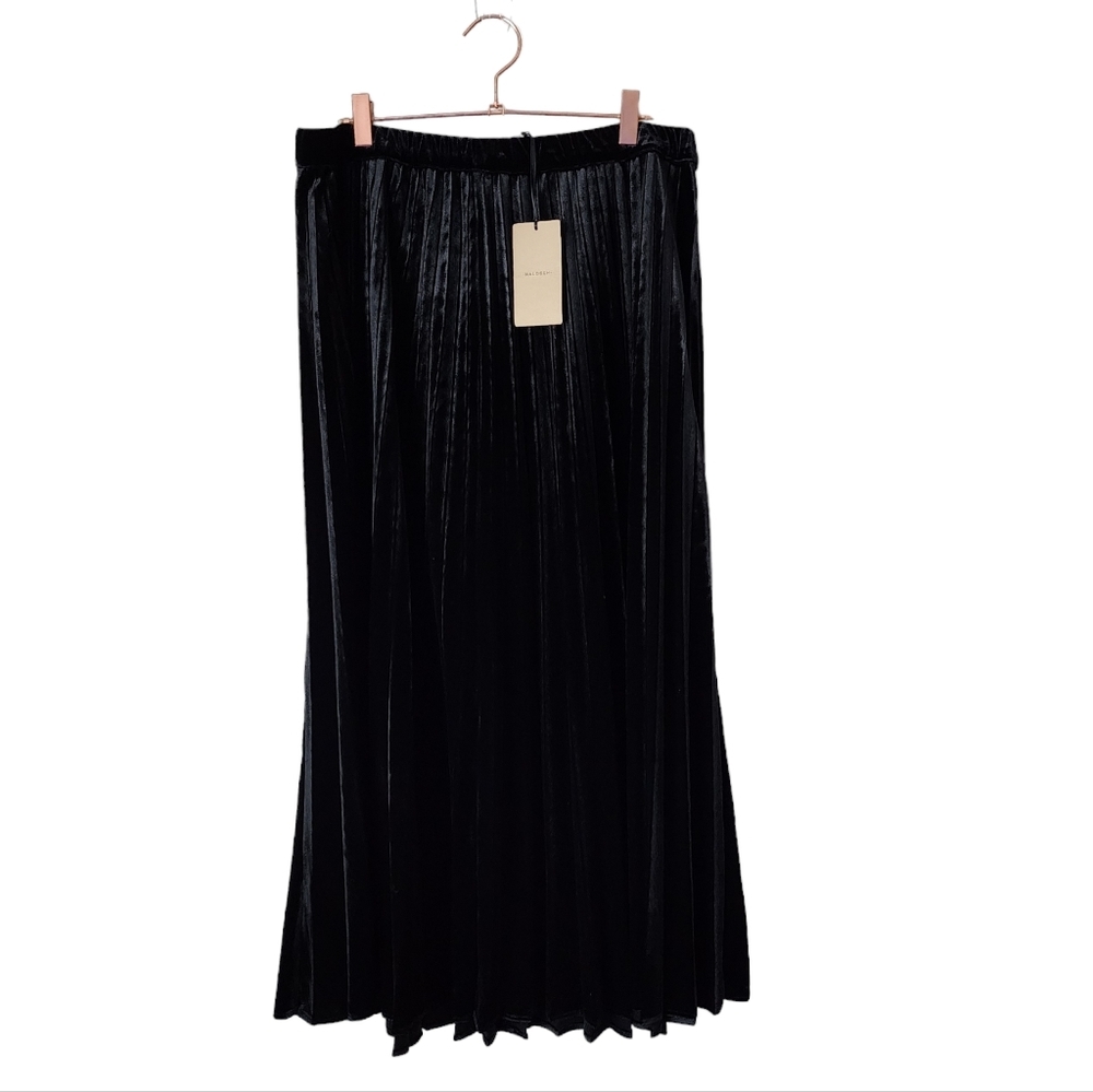 HALOGEN x NORDSTROM pleated midi skirt in black velvet size 1 NEW